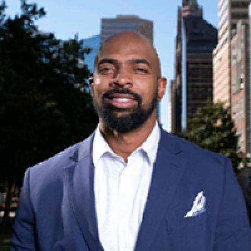 Nathaniel Fields headshot