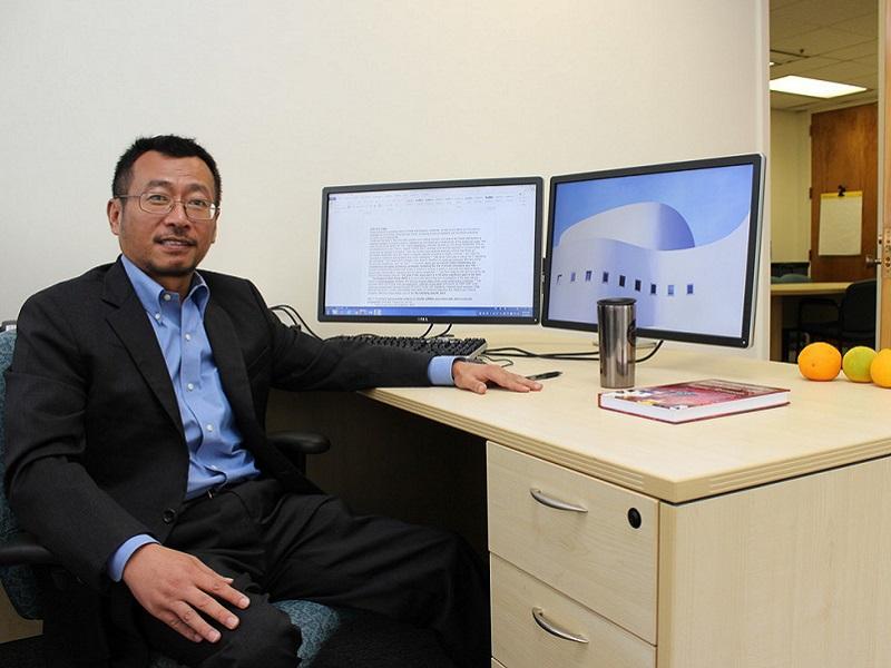 Photo of Dr. Lu Qi