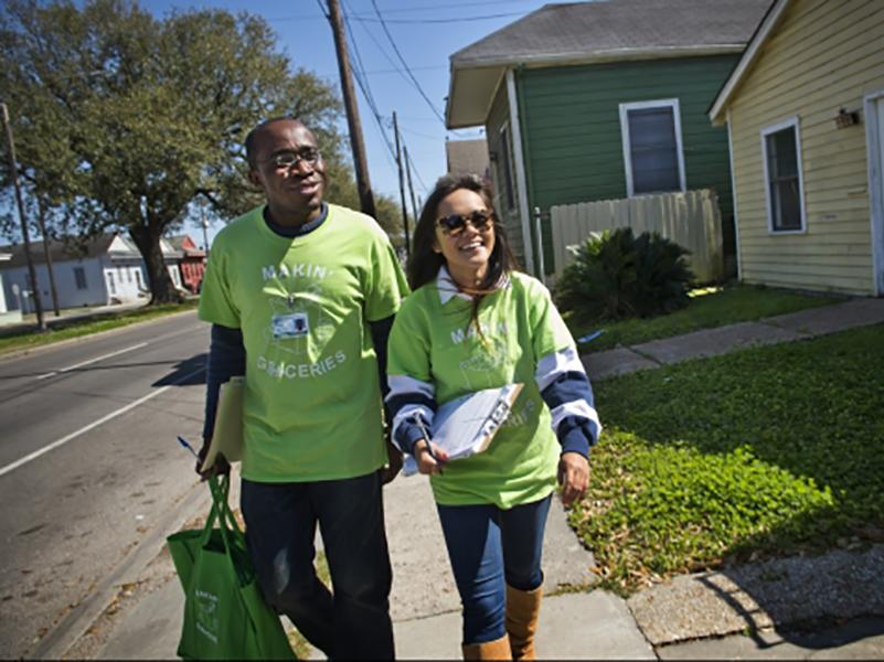 Tulane SPHTM students conduct household surveys for the Makin’ Groceries partnership. Photo by Paula Burch-Celentano