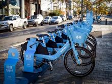 Tulane community members can help shape the future of New Orleans’ first bike-share program, Blue Bikes NOLA, by taking part in the Tulane Bike Share Survey. (Photo by Cheryl Gerber)